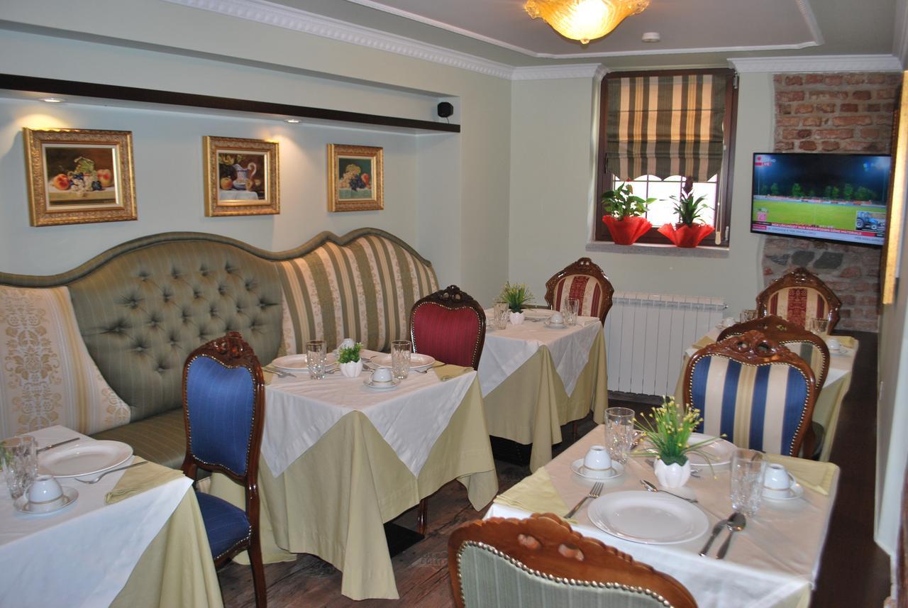 Hotel Vila Sigal Korce Exterior photo